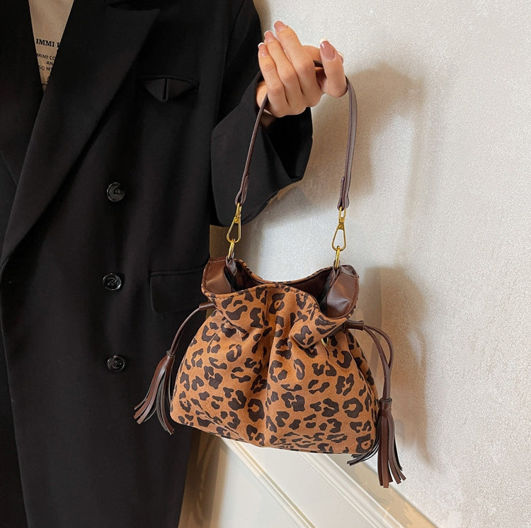 Retro Leopard Print Suede Drawstring Pleated Single Shoulder Handbag