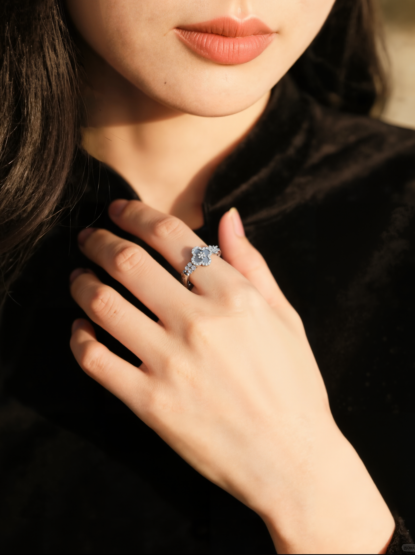 Micro-inlaid zircon fritillary four-leaf flower ring