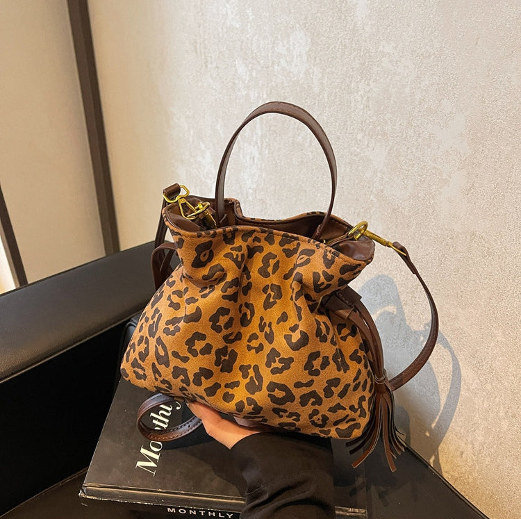 Retro Leopard Print Suede Drawstring Pleated Single Shoulder Handbag